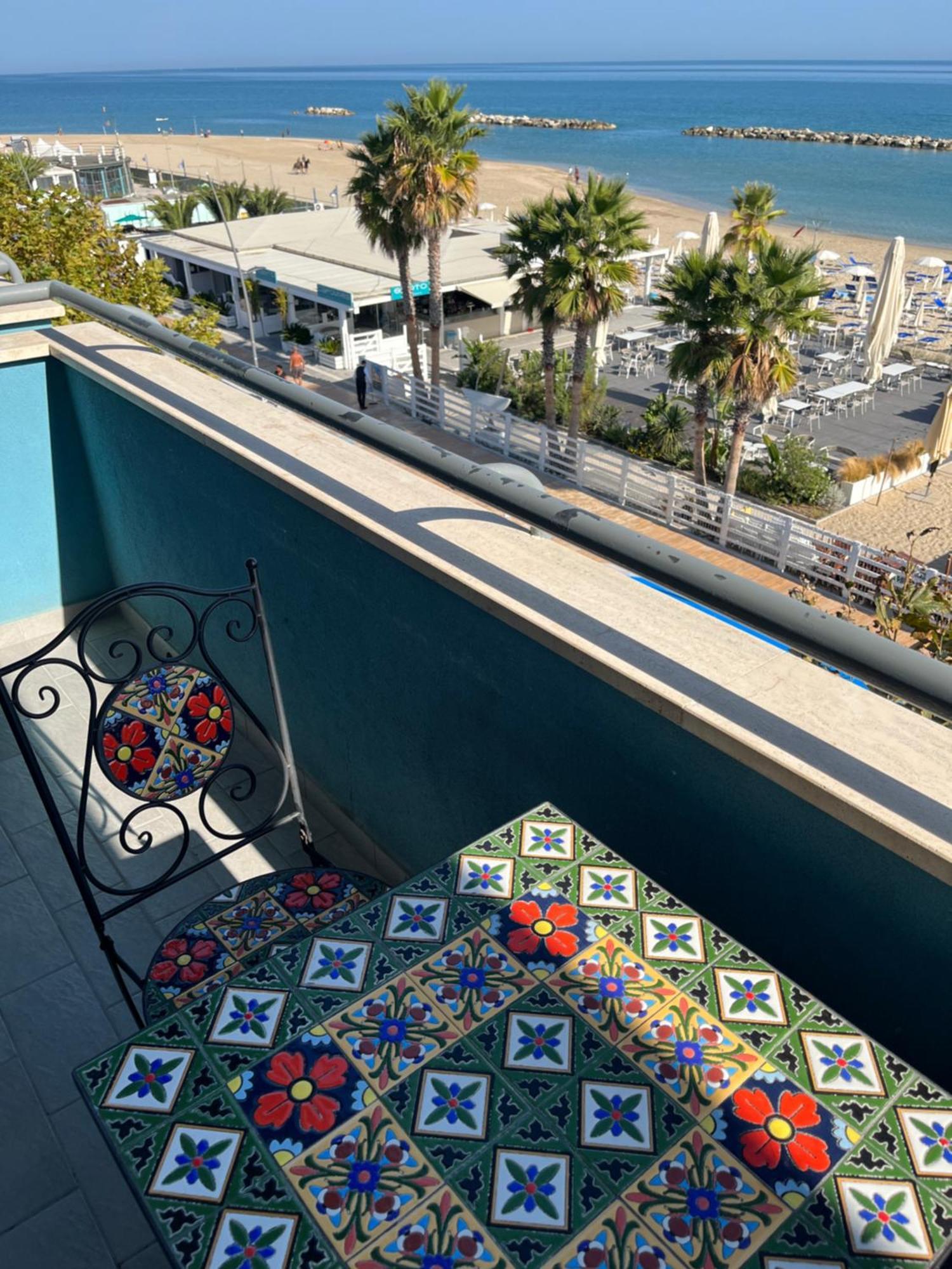 Appartamento Fronte Mare Чивитанова-Марке Экстерьер фото